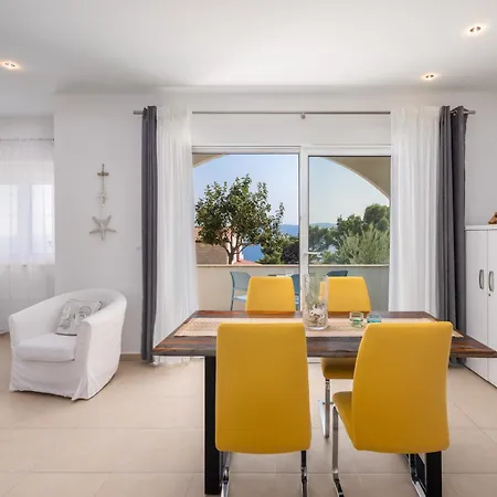 Appartments Daria Aparthotel 4*