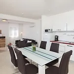 Appartments Daria Aparthotel 4*