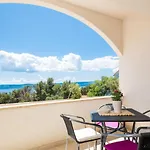 Appartments Daria Aparthotel 4*