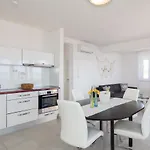 Appartments Daria Aparthotel 4*