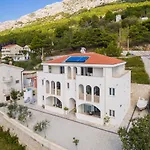 Appartments Daria Aparthotel 4*