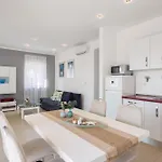 Aparthotel Appartments Daria 4*