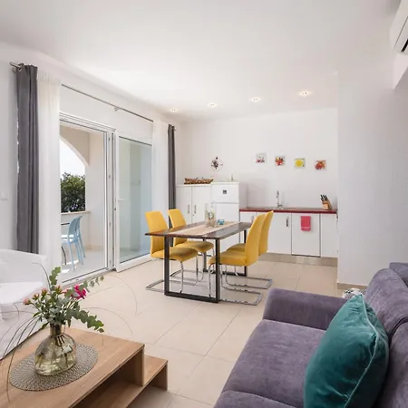 Appartments Daria 4*